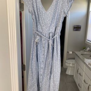 Adorable cap sleeve dress